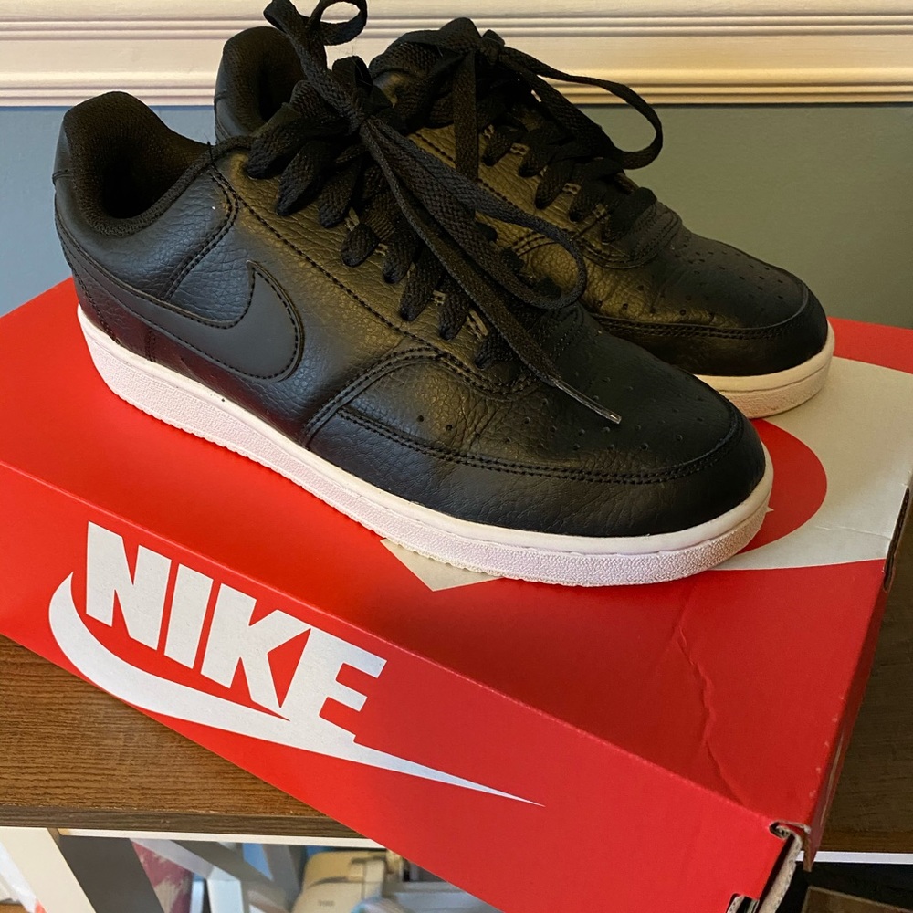 Nike lows